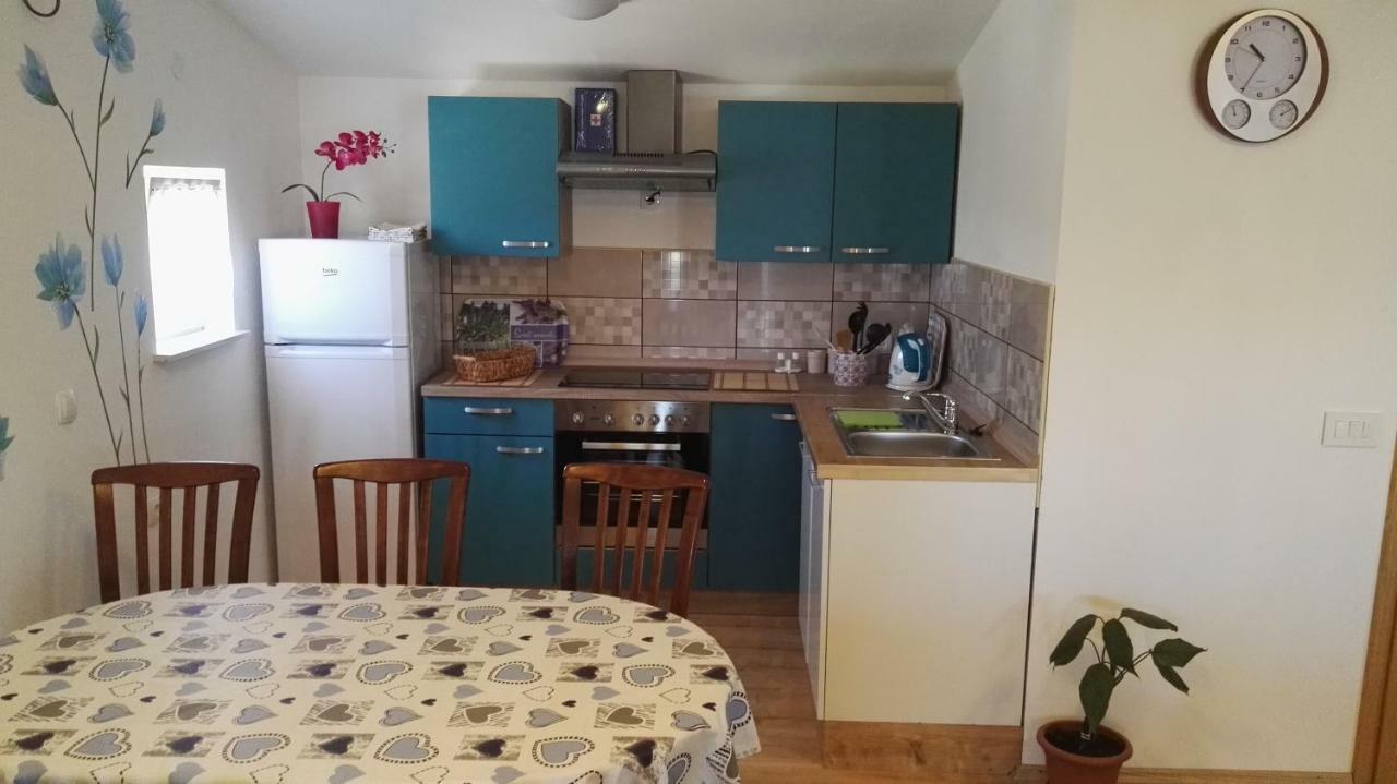 Tomek Apartment Vir Kültér fotó