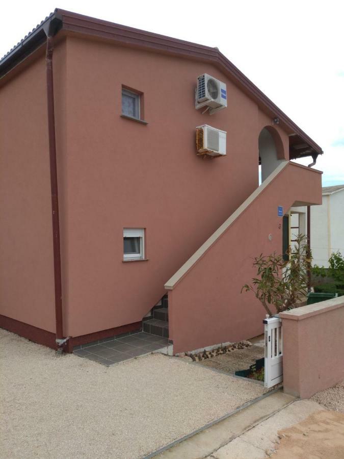Tomek Apartment Vir Kültér fotó