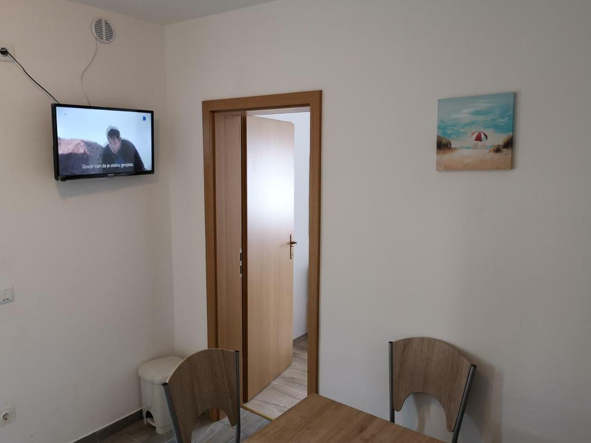 Tomek Apartment Vir Kültér fotó