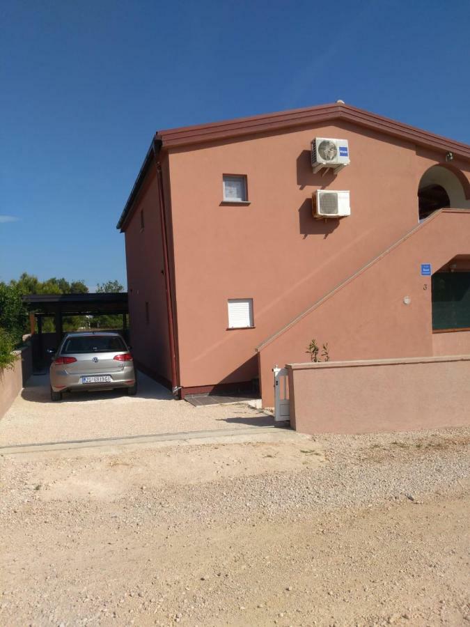 Tomek Apartment Vir Kültér fotó